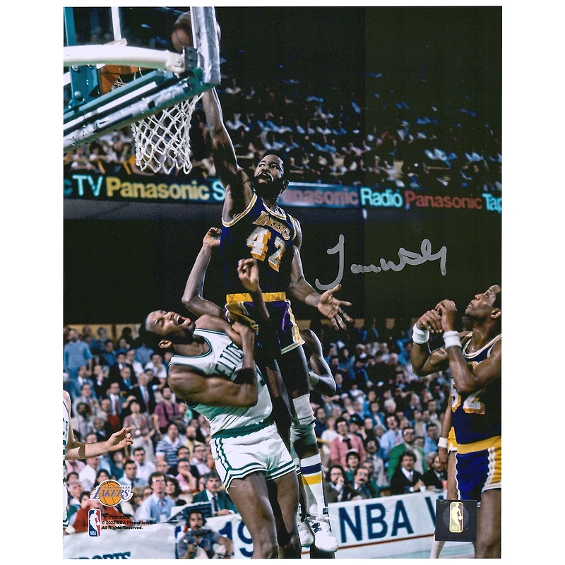 Photo dédicacée de James Worthy (Los Angeles Lakers) - 20 x 25 cm - Finales NBA 1984