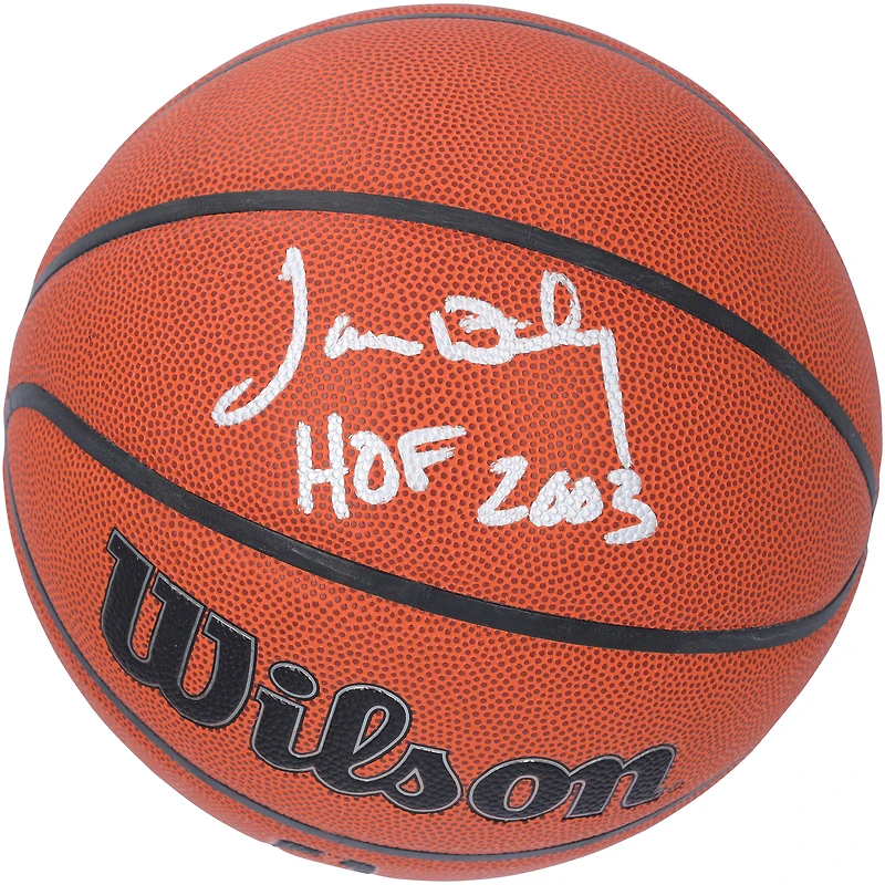 Ballon de basket d'intérieur/extérieur Wilson Authentic Series autographié par James Worthy des Los Angeles Lakers avec inscription « HOF 2003 »