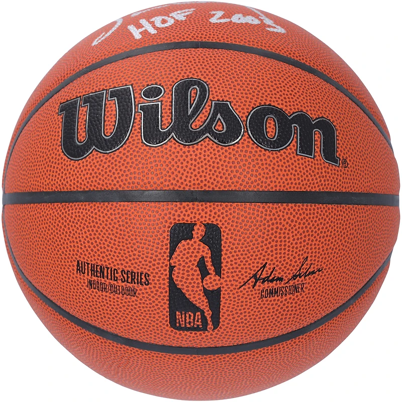 Ballon de basket d'intérieur/extérieur Wilson Authentic Series autographié par James Worthy des Los Angeles Lakers avec inscription « HOF 2003 »
