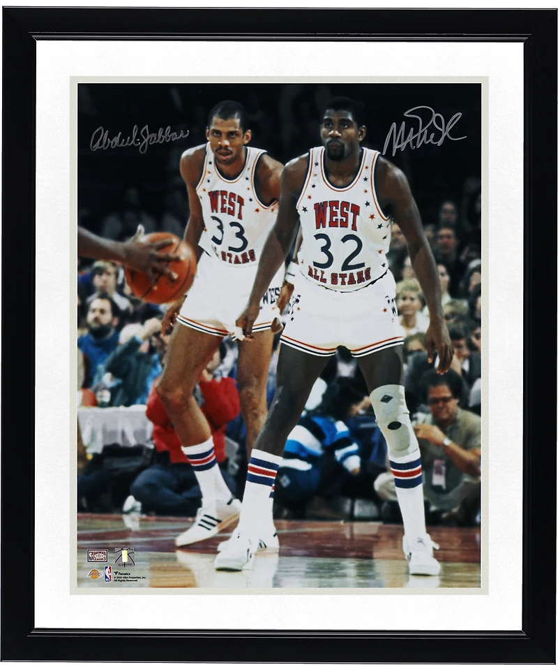 Photo du match des étoiles des Los Angeles Lakers, signée par Kareem Abdul-Jabbar et Magic Johnson (40 x 50 cm).