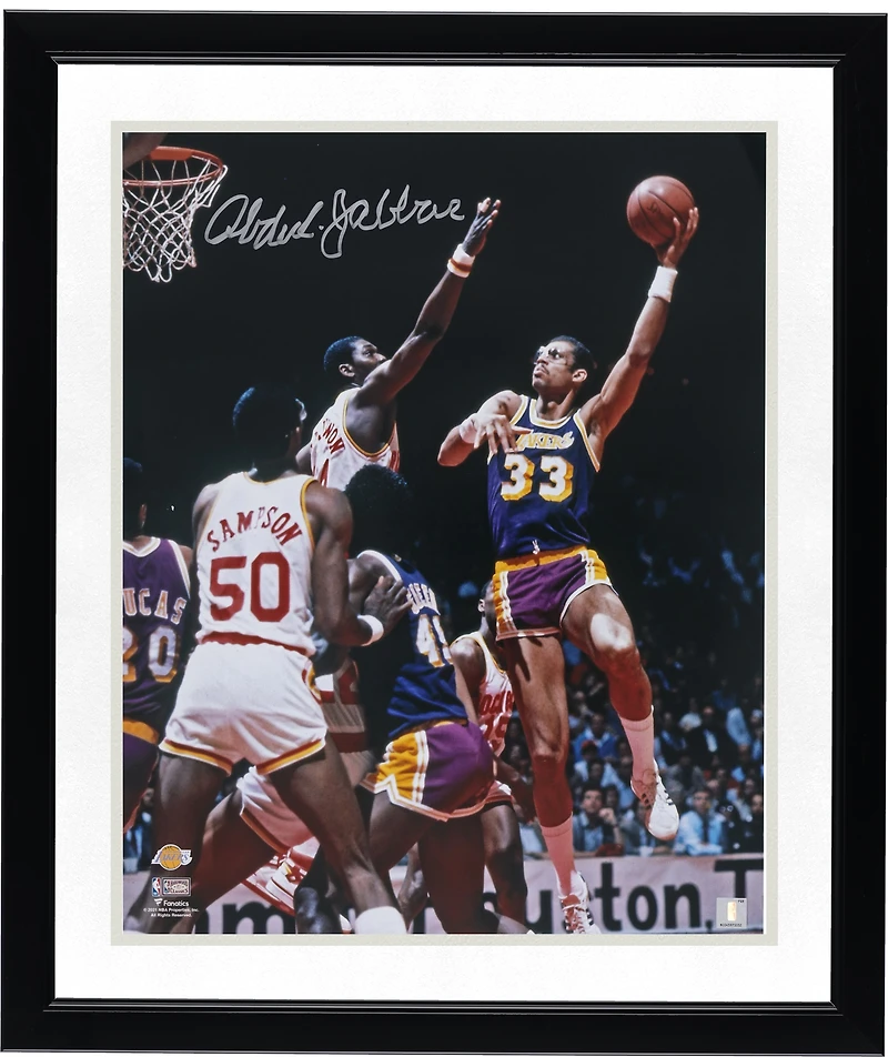 Photo dédicacée de Kareem Abdul-Jabbar (Los Angeles Lakers) - Sky Hook contre les Houston Rockets (40,6 x 50,8 cm)