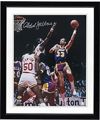 Photo dédicacée de Kareem Abdul-Jabbar (Los Angeles Lakers) - Sky Hook contre les Houston Rockets (40,6 x 50,8 cm)