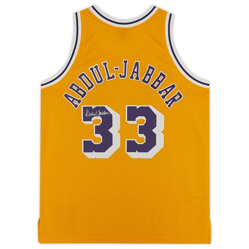 Maillot Swingman dédicacé par Kareem Abdul-Jabbar des Los Angeles Lakers Mitchell & Ness Gold 1984-85