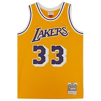 Maillot Swingman dédicacé par Kareem Abdul-Jabbar des Los Angeles Lakers Mitchell & Ness Gold 1984-85