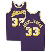 Maillot Swingman violet autographié par Kareem Abdul-Jabbar des Los Angeles Lakers Mitchell & Ness 1983-84