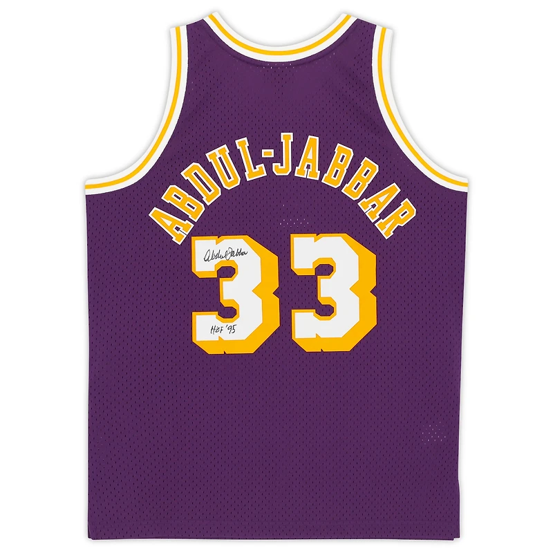 Maillot réplique Mitchell & Ness Hardwood Classics violet autographié par Kareem Abdul-Jabbar des Los Angeles Lakers 1983-84 avec inscription « HOF 95 »