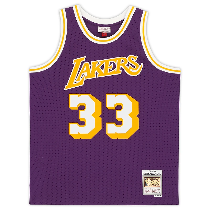 Maillot réplique Mitchell & Ness Hardwood Classics violet autographié par Kareem Abdul-Jabbar des Los Angeles Lakers 1983-84 avec inscription « HOF 95 »