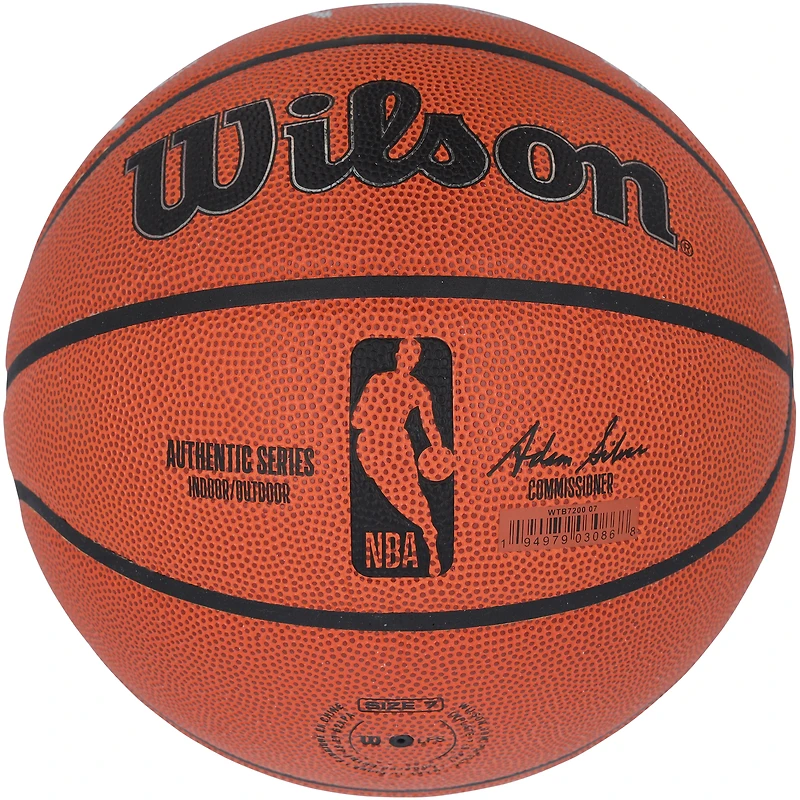 Ballon de basket-ball intérieur/extérieur Wilson Authentic Series autographié par Kareem Abdul-Jabbar, Magic Johnson et James Worthy des Los Angeles Lakers