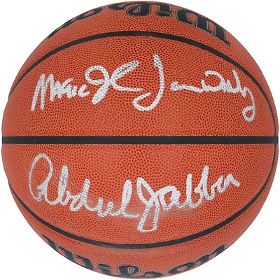 Ballon de basket-ball intérieur/extérieur Wilson Authentic Series autographié par Kareem Abdul-Jabbar, Magic Johnson et James Worthy des Los Angeles Lakers