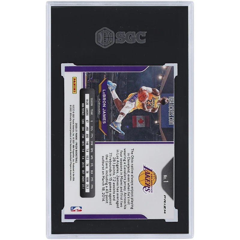 Carte Panini Prizm #1 SGC authentifiée 8,5" des Los Angeles Lakers de LeBron James 2020-21 Rouge Blanc Bleu Prizm