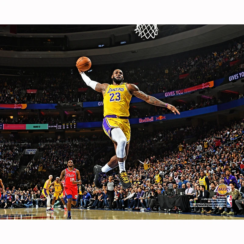 Photographie non signée du dunk de LeBron James des Los Angeles Lakers