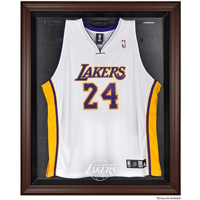 Vitrine de présentation du maillot avec logo encadré marron des Los Angeles Lakers