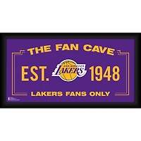 Collage encadré 10" x 20" des Los Angeles Lakers, idéal pour un fan club.