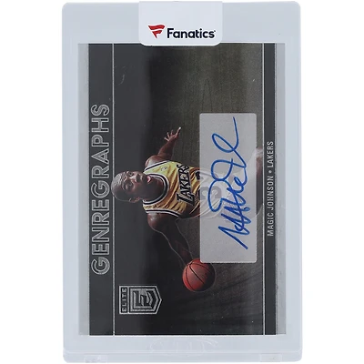 Carte Panini Elite Genregraphs 2023-24 dédicacée par Magic Johnson des Los Angeles Lakers #GG-MJL