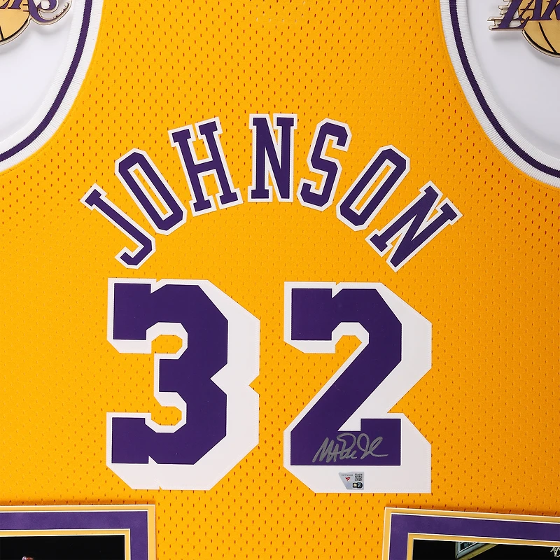 Maillot Swingman Mitchell & Ness encadré doré de luxe autographié par Magic Johnson des Los Angeles Lakers