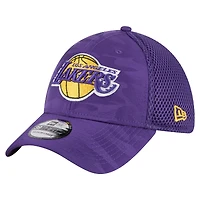 Casquette New Era violette Los Angeles Lakers Subtle Camo 39THIRTY Flex pour homme