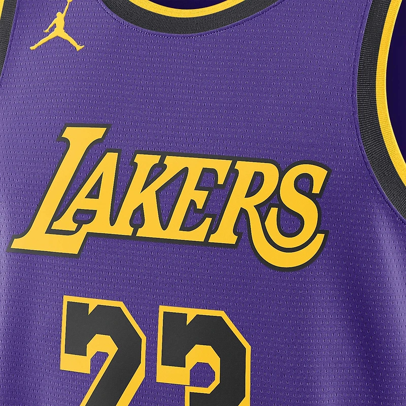 Maillot Jordan Brand violet Los Angeles Lakers Swingman Replica pour homme - Édition Statement