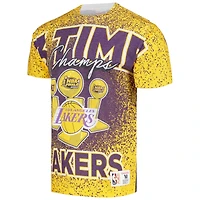 T-shirt doré Mitchell & Ness pour hommes des Los Angeles Lakers Hardwood Classics 3X NBA Champions Champ City