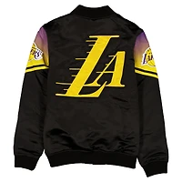 Veste en satin noir New Era Los Angeles Lakers édition City 2025/26 pour homme, fermeture à boutons-pression.