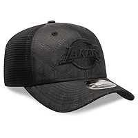 Casquette ajustable New Era 9SEVENTY Trucker en nylon matelassé noir pour homme des Los Angeles Lakers