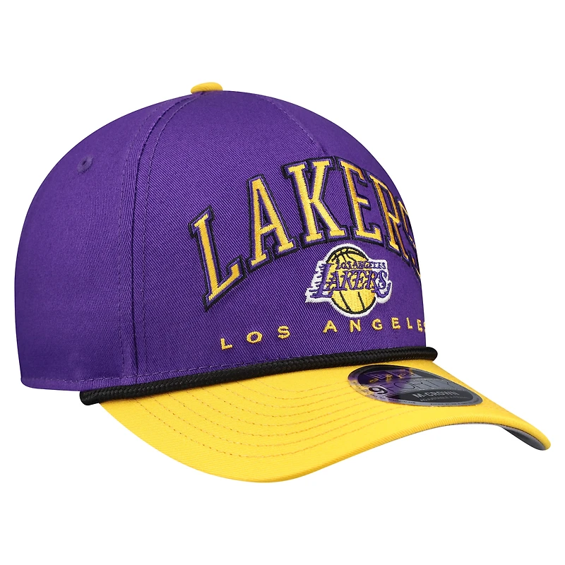 Casquette ajustable New Era Arch 9FORTY M-Crown A-Frame pour homme, violette et or, Los Angeles Lakers