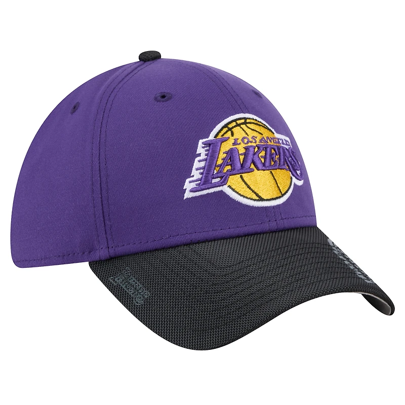 Casquette New Era violette Los Angeles Lakers Sport Night 39THIRTY Flex pour homme