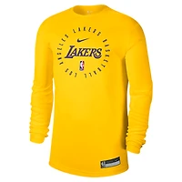 T-shirt d'entraînement à manches longues Nike Gold Los Angeles Lakers 2024/25 Legend On-Court pour homme