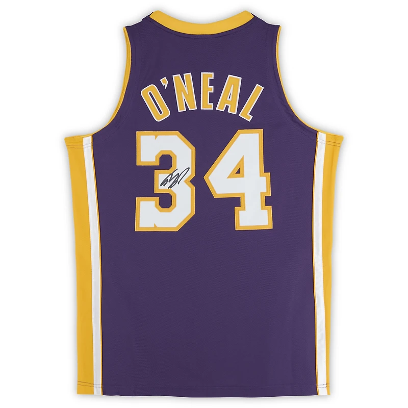 Maillot authentique violet autographié par Shaquille O'Neal des Los Angeles Lakers, Mitchell & Ness 2001-02, avec écussons USA et Finals