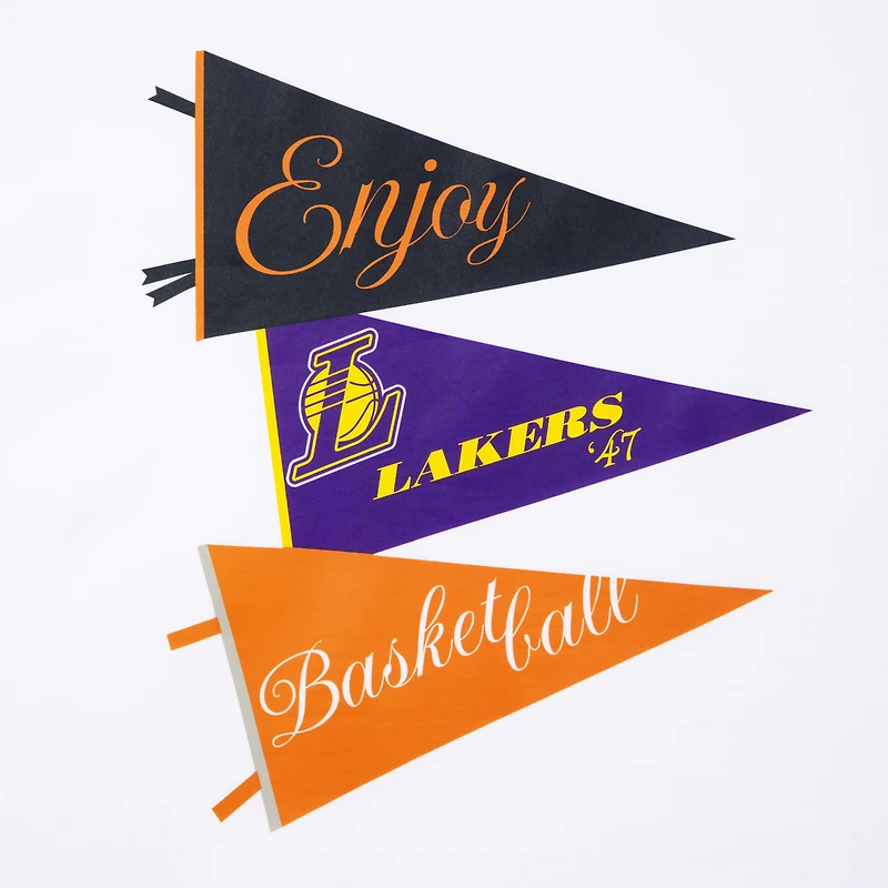 T-shirt unisexe blanc « Enjoy Basketball x Los Angeles Lakers » de la collection capsule « Enthusiast »
