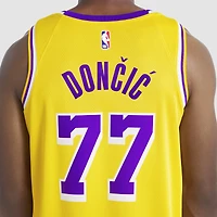Maillot Nike Swingman Luka Dončić doré unisexe des Los Angeles Lakers - Édition Icon
