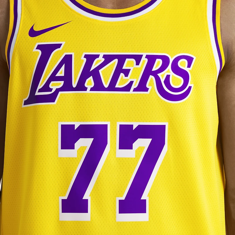 Maillot Nike Swingman Luka Dončić doré unisexe des Los Angeles Lakers - Édition Icon