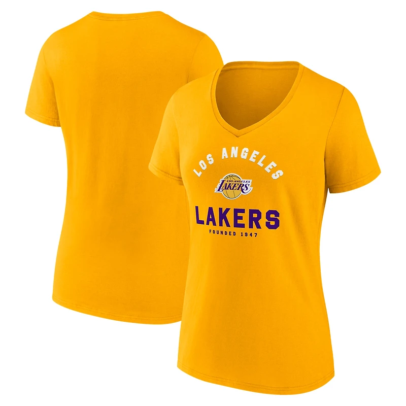 T-shirt à col en V pour femme avec logo Athletic Gold des Los Angeles Lakers Unrivaled