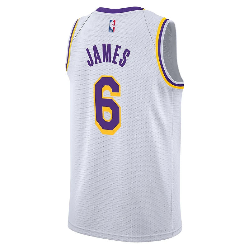 Maillot Nike Swingman LeBron James blanc des Los Angeles Lakers pour jeune - Édition Association