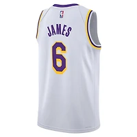 Maillot Nike Swingman LeBron James blanc des Los Angeles Lakers pour jeune - Édition Association