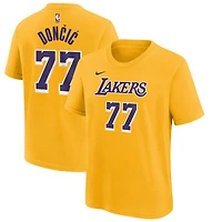 T-shirt Nike doré avec nom et numéro de joueur Luka Dončić des Los Angeles Lakers pour jeune