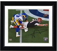 Photo dédicacée par Aaron Donald, joueur des Rams de Los Angeles, lors de son sack au Super Bowl LVI (8 x 10 pouces), vainqueur du Super Bowl LVI.