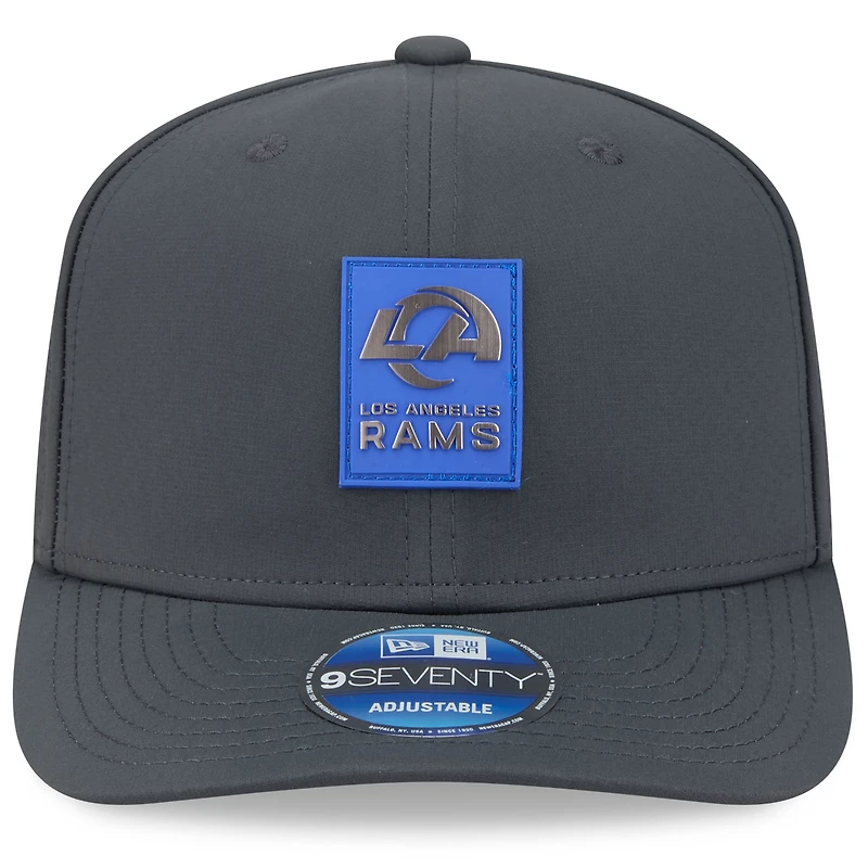 Casquette ajustable New Era 9SEVENTY pour homme, couleur charbon, Los Angeles Rams 2025 Sideline Cold Weather