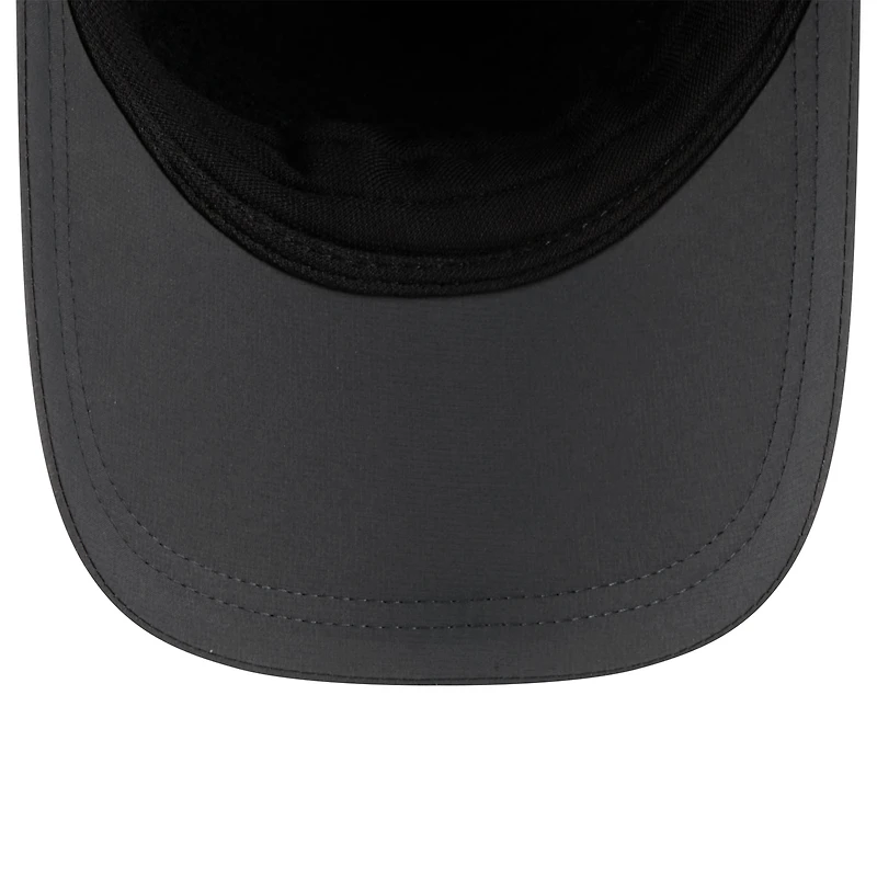 Casquette ajustable New Era anthracite Los Angeles Rams 2025 Sideline Runner pour homme avec oreilles de chien