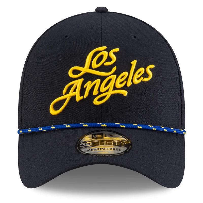 Casquette 39THIRTY Flex On-Field bleu nuit New Era pour homme, collection Rivalries 2025 des Los Angeles Rams