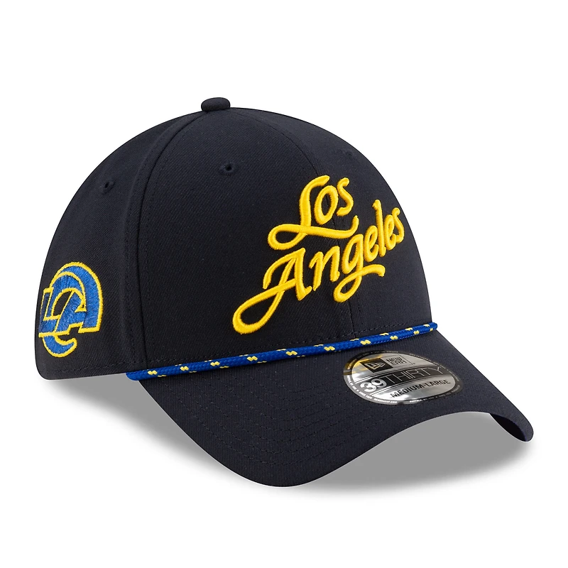 Casquette 39THIRTY Flex On-Field bleu nuit New Era pour homme, collection Rivalries 2025 des Los Angeles Rams