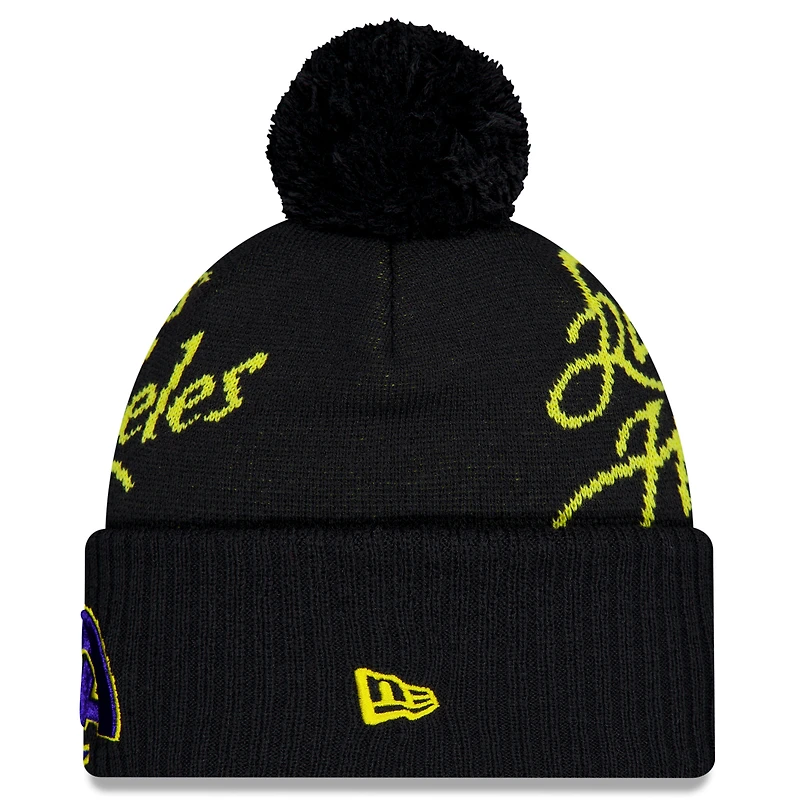 Bonnet en tricot à revers et pompon bleu nuit New Era pour homme, collection Rivalries 2025 des Los Angeles Rams