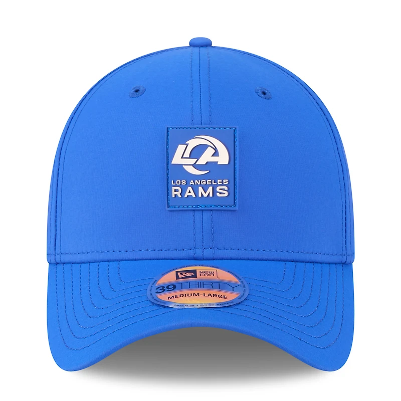Casquette New Era Royal Los Angeles Rams 2025 Sideline 39THIRTY Flex pour homme