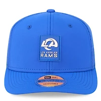 Casquette ajustable New Era Royal Los Angeles Rams 2025 Sideline 9SEVENTY Trucker pour homme