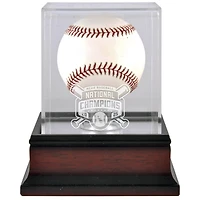 Vitrine de présentation du logo de baseball en acajou des LSU Tigers, champions de la Série mondiale universitaire masculine de baseball de la NCAA 2025