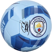 Ballon de football dédicacé par Erling Haaland Manchester City avec logo du club bleu ciel