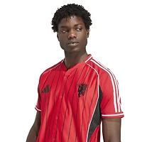 Maillot de baseball à boutons complets adidas rouge Manchester United US Pack pour homme
