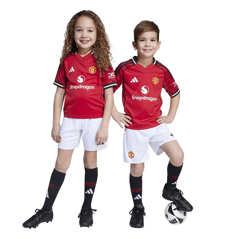 Toddler adidas  Red Manchester United 2025/26 Mini Kit