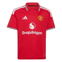 Maillot domicile réplique rouge de Bruno Fernandes, Manchester United, saison 2026/27, pour enfant (adidas).