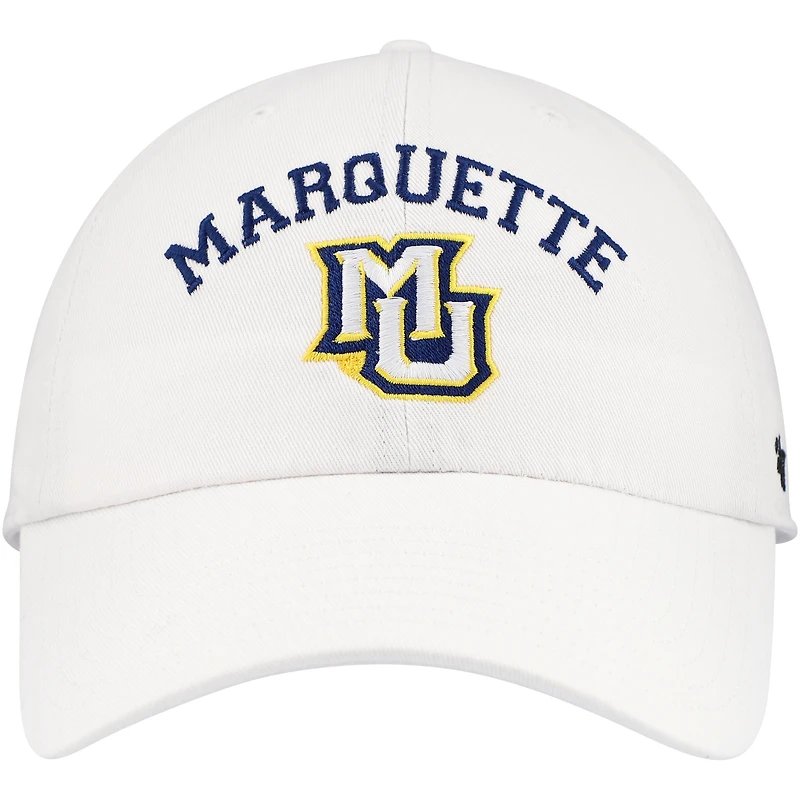 Casquette réglable '47 White Marquette Golden Eagles Classic Arch Clean Up pour hommes
