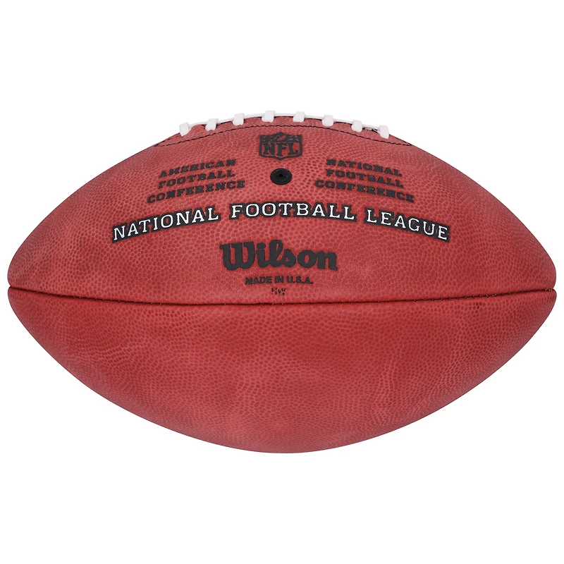 Ballon de football Wilson Duke en couleur, autographié par Dan Marino (Miami Dolphins), avec les inscriptions « HOF 05 » et « 84 MVP ».